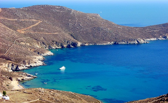 Sailing Holidays in Kalo Ampeli Beach, Serifos, Cyclades, Greece with Sail la Vie!