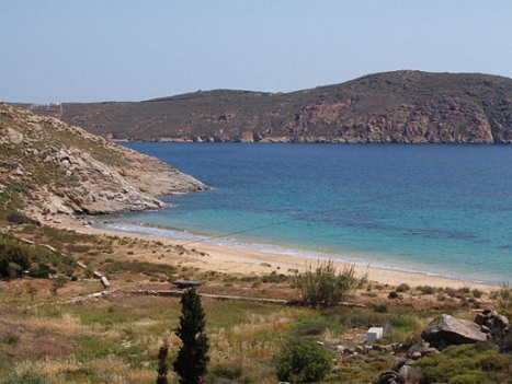 Sailing Holidays in Karavi Beach, Serifos, Cyclades, Greece with Sail la Vie!