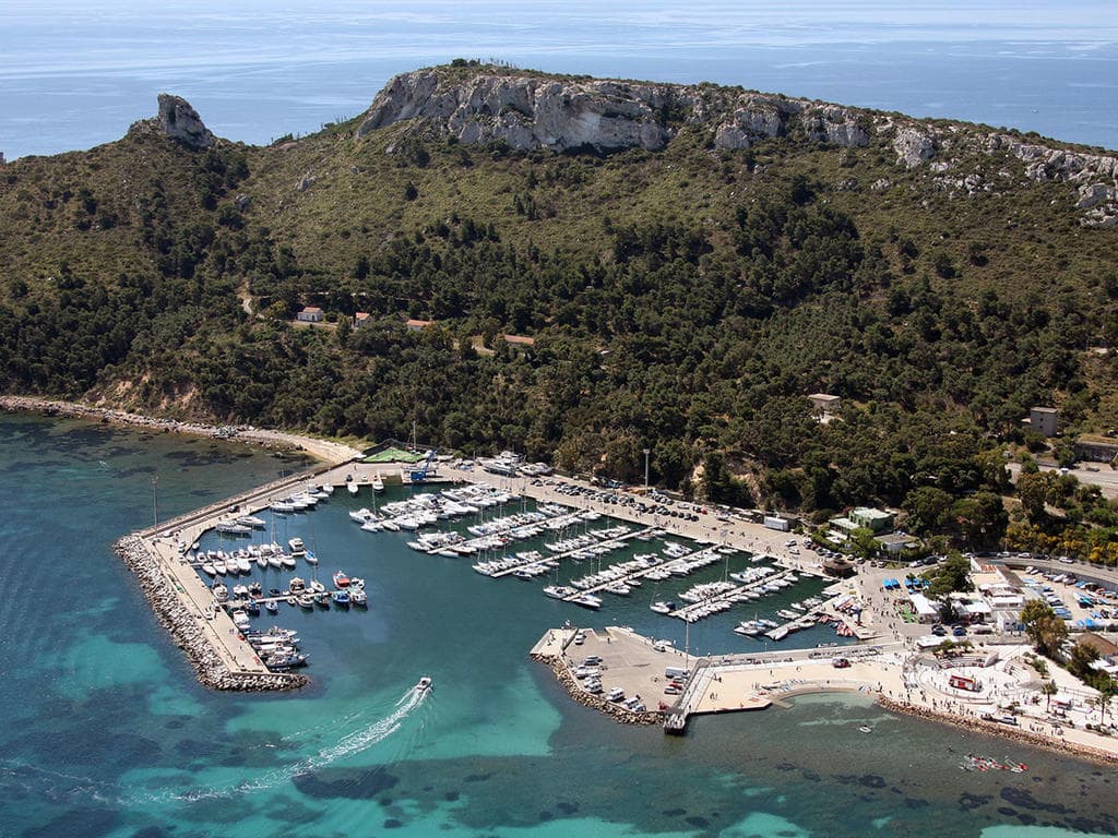 Sailing Holidays in Marina Piccola dei Poetto, Cagliari, Sardinia, Italy with Sail la Vie!