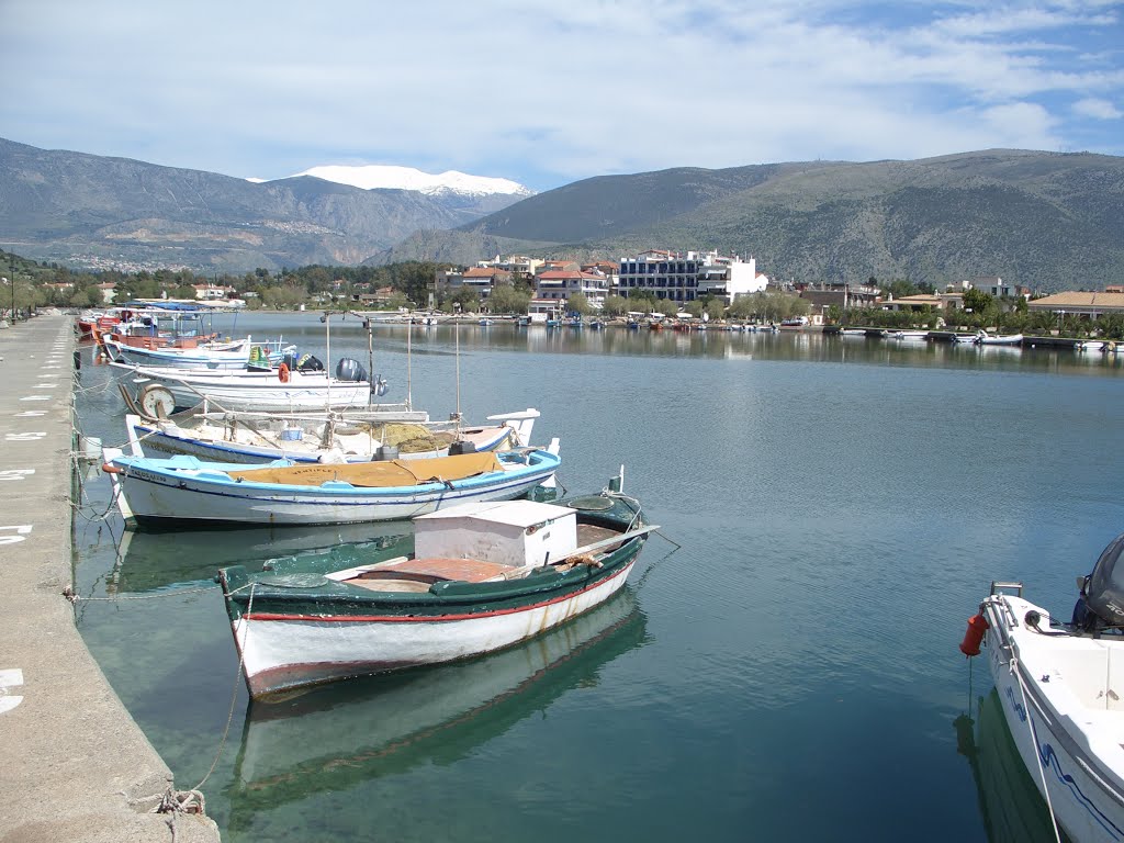 Sailing Holidays in Itea Fishing Shelter, Delphi, Corinthian Gulf, Greece with Sail la Vie!