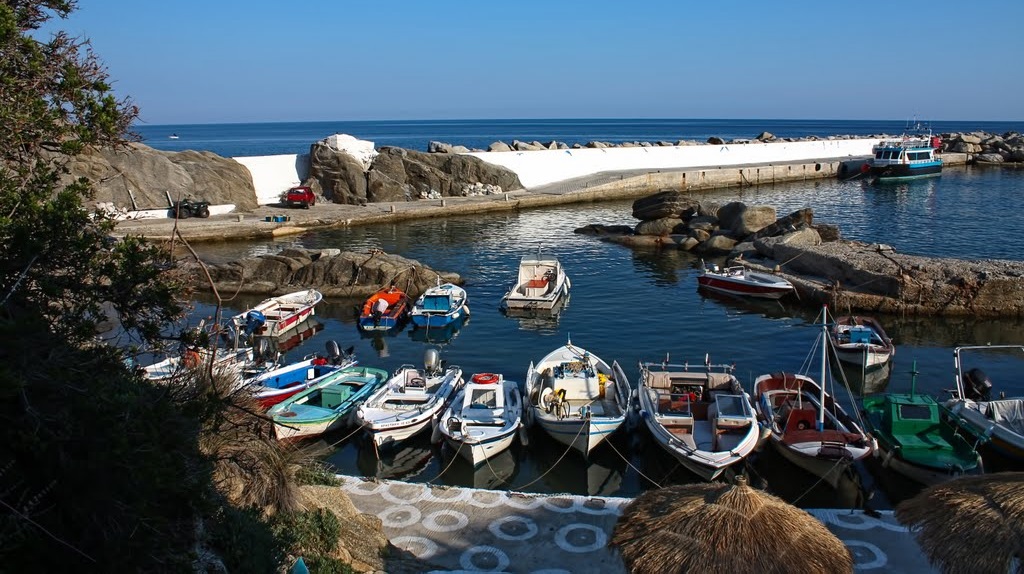 Sailing Holidays in Manganitis Fishing Shelter, Ikaria, North East Aegean, Greece with Sail la Vie!