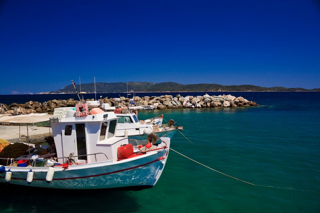 Sailing Holidays in Agios Georgios Fishing Shelter, Notio Pilio, Sporades Islands, Greece with Sail la Vie!